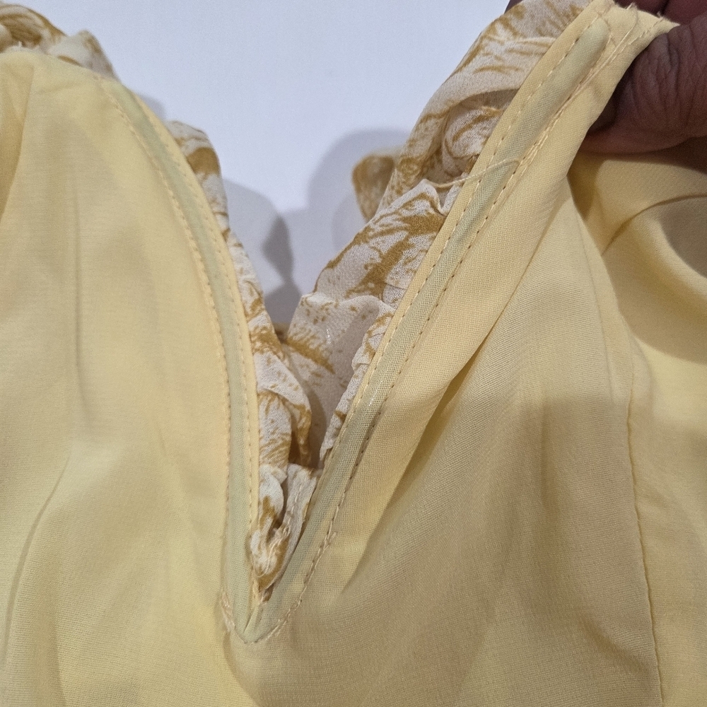 Hello Molly Lemon Print Ruffle Blouse Size M. - Picture 6 of 11